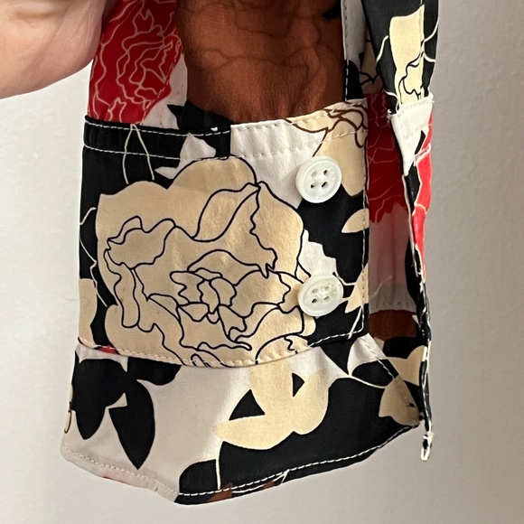 Equipment (S) 100% silk blouse, rose floral pattern. - Picture 5 of 14